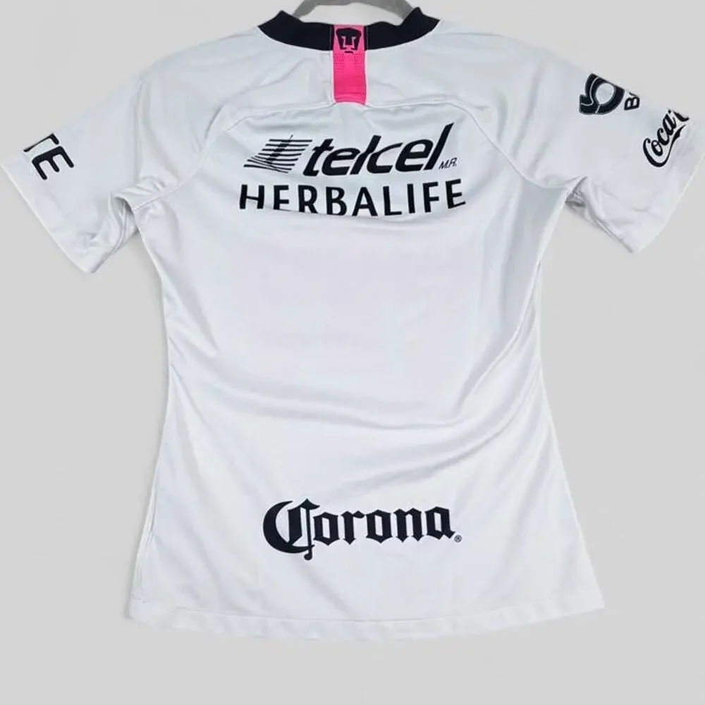 Special-edition 2018 Nike Pumas UNAM jersey ft. UNAM crest in vivid pink Sz S